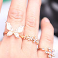Miniatyrbilde 5 av 5: Fingerring utsøkt form rustsikker legering kvinner glitrende sommerfugl ring bryllup smykker for dame A