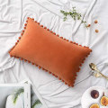 Miniatyrbillede 2 af 5: Pakke med 2 fløjlspudebetræk Pompom dekorative pudebetræk Solid blødt pudebetræk med poms Firkantet til sofa Sofa Soveværelse Bil 18x18inch Da 12 x20 Orange