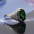 Miniatyrbillede 4 af 5: Mode Cool Oval Smaragdgrøn Rhinestone Legering Finger Ring Mænds smykkegave US 11