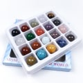 Miniatyrbilde 4 av 5: Polerte runde krystaller Stones Sett med Oppbevaring Box Office Hjem Desktop Ornament 20PCS