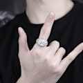 Pikkukuva 5 / 5: Hip Hop Iso Pyöreä Mikropäällystetty Zirkonisormus Naiset Miehet Kulta Hopea Väri Bling Iced Out Cubic Zirkoni Sormus Ylellinen Koru Lahja Gold