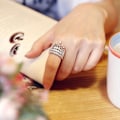 Miniatyrbillede 3 af 4: 2 stk Kvinder Mode Krone Tiara Ring Indlagt Fuldt Rhinestone Legering smykker Gave Gold CN17