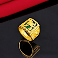 Miniatyrbild 4 av 5: Mode män guldpläterad häst snidade brett band öppna fingerring festsmycken Green