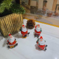 Miniatyrbillede 4 af 5: Miniature julefigurer, 4 STK Mini jule julemandspynt Miniature juledekoration harpiks julemandsfigurer