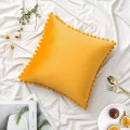 Miniatyrbillede 2 af 5: Pakke med 2 fløjlspudebetræk Pompom dekorative pudebetræk Solid blødt pudebetræk med poms Firkantet til sofa Sofa Soveværelse Bil 18x18inch Da 20 x20 Mustard Yellow