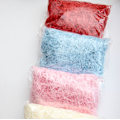 Miniatyrbilde 5 av 5: Strimlet silkepapir, Raffia Hamper Strimle gavefylling Red 300g