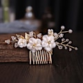Miniatyrbild 1 av 5: Blomma sidokam Legering Hårprydnad Handgjord urgammal stil Brudhårbit Hårtillbehör för