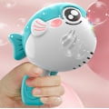 Miniatyrbillede 2 af 4: 10-hullers automatisk boblemaskine elektrisk puffer fiskeboble maskine legetøj til børn (cyan fisk),