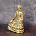 Miniatyrbilde 3 av 5: Bærbar Buddha-figur Fin utførelse Messing Sakyamuni-form Realistisk Buddha-skulptur for hjemmet