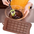 Miniatyrbillede 5 af 5: Chokoladepakke med 4 fødevaresikre non-stick energibarer og proteinforme