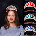 Miniatyrbillede 2 af 5: Rhinestones Crown med iøjnefaldende design Udsøgt pandebåndsdragt til kvinder Gold