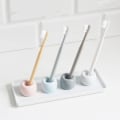 Miniatyrbilde 3 av 5: 2 stk Slanke Mini Keramiske Tannbørsteholdere For Baderomsgrynter