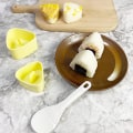 Miniatyrbilde 3 av 5: Sushiform Triangulær Sushi-sett med Rissskje Onigiri-form DIY Sushi Onigiri-maker Risball Bento Press Form (2 sett (4 stk), Gul+rosa)