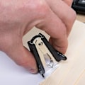 Miniatyrbillede 3 af 4: Hæfteklammefjerner til kontor, skole, nem at have med (1 stk., sort)
