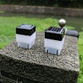 Miniatyrbillede 3 af 5: Solcellehegnlys Kvadratisk Formet Solcellelys Til Stolpe, Udendørs Stolpekapsel Lys Til Hegn Dæk (2 stk, Sort)