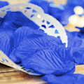 Miniatyrbilde 4 av 7: 2000 stykker roseblader, kunstige roseblomster uten smak, emulerte roseblader for romantiske scener, bryllupsdag, bursdag, kjærlighetserklæring Blue
