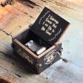 Miniatyrbild 5 av 5: Trähandvevad Musikask - 1 Styck Handskuren Trähandvevad Musikask Mekanisk Klassisk Gåva