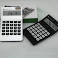 Miniatyrbillede 2 af 4: Lommeregner, Slank Elegant Design, Kontor/hjem Elektronik, Dobbelt Strømforsynet Bordlommeregner, Solenergi, 10 Cifre, Tiltet LCD-Skærm, Stabilt Design