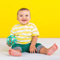 Pikkukuva 2 / 8: Tuttipullot ja ravistimet 7 osan lahjapakkaus - BPA-vapaat vauvan ravistimet, puremat ja rattaiden lelut, unisex, vastasyntyneille+ Soothers & Shakers 7pc Gift Set