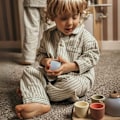 Pikkukuva 2 / 8: Puiset teekalustesarja tarjottimella, 7-osainen