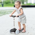 Miniatyrbillede 2 af 11: TRINGO trehjulet balancescooter, 3-8 år gammel - sort + lysende LED hjul Black