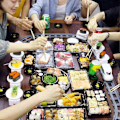 Pikkukuva 3 / 5: Sushi Train -pyörivä sushilelu, rata, kuljetinhihna, pyörivä pöytä, lasten ruokajunasetti, tee-se-itse-sushi - Ya[HK]