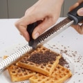 Miniatyrbillede 4 af 5: HK Citrus Zester Ost Rivjern Rustfrit Stål Citrus Zester Rivjern med Håndtag Citron Zester til black