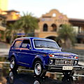 Pikkukuva 3 / 5: 1:32 LADA NIVA Classic -auto, metallivaluautot ja leluajoneuvot, metallileluauto, erittäin simuloitu kokoelma, lasten lelulahja[HK] Black 2