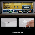 Miniatyrbillede 4 af 5: 1/64 Diorama Bilgarage Model LED Belysning By Biludstillingslokale Scene til Miniaturer Køretøjer Display Model Samlet Park[HK] As Shown