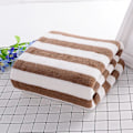 Miniatyrbilde 1 av 2: Basics Strandhåndkle Cabana Stripe, Havgrønn, Pakke med 1[HkkK] Coffee