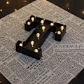Miniatyrbillede 6 af 7: Store Bogstaver Lys Lys Op Alfabetet Marquee Lamper Navneskilt DIY Dekoration Til Væggen Soveværelse Børneværelse Bryllup Fødselsdagsfest Bar H