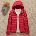 Miniatyrbilde 4 av 6: Plussjakke for kvinner med hette, glidelås og lommer - Perfekt for shopping i svart black 3xl