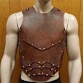 Pikkukuva 3 / 5: Keskiaikainen viikinki Larp Warrior Chest Shoulder Gladiator Armor Steampunk Gothic Knight Spaulder Set Nahkainen Cosplay Rintapanssari Musta olkapää Black shoulder One size
