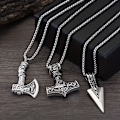 Miniatyrbillede 7 af 8: 3 stk. Vikingehalskæder til mænd - Vikingehammer, nordisk kompas, keltisk knude, ulveøkse vedhæng, nordisk Antique Silvery