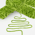 Pikkukuva 2 / 5: Neulelanka, virkkauslanka, 5 x 95g neulelankaa, chenillelankaa, käsityöprojekteihin Autumn fragrant green