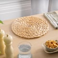 Pikkukuva 4 / 5: Pyöreät tablettien aluset - 6 kpl:n setti, 30 cm vesihyasintti pöytätabletit - Ylellisen laadukkaat kudotut rottinkiset pöytätabletit