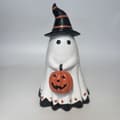 Hartsihalloween-aavekurpitsahahmo, söpö aave silinterihatussa pöytäkoriste