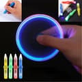 4-pack LED Fidget Spinner Pennor, Lysande Stresslindrande Snurrpenna, Sensorisk Skrivbordsleksak