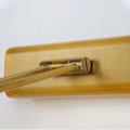 Miniatyrbillede 2 af 5: Vintage Messing Badeværelsesspejl Lys, Retro LED Spejl Lys med Justerbar Arm og Rustfrit Stål Base, 3000K IP44 Vandtæt Badeværelseslys