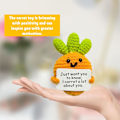 Miniatyrbild 3 av 5: Rolig Mini Positiv Potatis, 3 st Söta Virkade Dockor med Positivt Kort, Mjuk Ull Stickad Leksaksdekoration Uppmuntran Stöd (Positiv Morot)