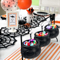 Miniatyrbild 3 av 6: Halloween Dekoration - Halloween Party Dekoration - Set med 3 Häxkittel Serveringsskålar på Stativ - Svart Plastkittel