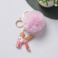 Miniatyrbillede 1 af 8: e Nøglering Rosa Pompom Kugle Nøglering med 26 bogstaver Resin Nøgleringe K