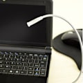 Pikkukuva 3 / 3: Tehokas ja joustava USB-LED-lamppu, jossa LED-liittimet USB-portissa