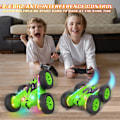 Pikkukuva 2 / 4: Kaukosäädöllä ohjattava auto, Rc-autot Stunt RC -autolelut Päivitetyt nauhavalot ja ajovalot Autolelut