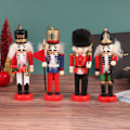 Miniatyrbilde 5 av 5: 1. 13 cm nøtteknekkerdukke soldat juledekor anheng hjem tilfeldig farge 1 stk