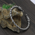 Miniatyrbillede 7 af 10: 1 stk. Nordisk mytologi Viking dobbelt dragehoved åbning justerbar armbånd mænds retro mode Ancient Bronze