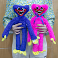 Miniatyrbilde 5 av 5: Kissy Missy Plussjeleketøy, Huggy Wuggy Stoffdyr, Poppy Playtime Spill Plussj for Fans, Gave til Barn Bursdag Jul Nyttår (Rosa)