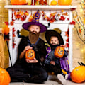Pikkukuva 4 / 5: 4 kpl tekohapsua, Halloween-parta, joulupukin parta, valkoiset pitkät hiukset, musta parta, juhlaparta