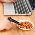Miniatyrbild 2 av 5: Spela spel Fingerpinnar Lazy Assistant stick Hållare Snack Inte D Black