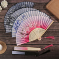 Miniatyrbild 2 av 5: Retro Silk Bamboo Folding Fläkt Blommålning Handhållna fläktar D N23